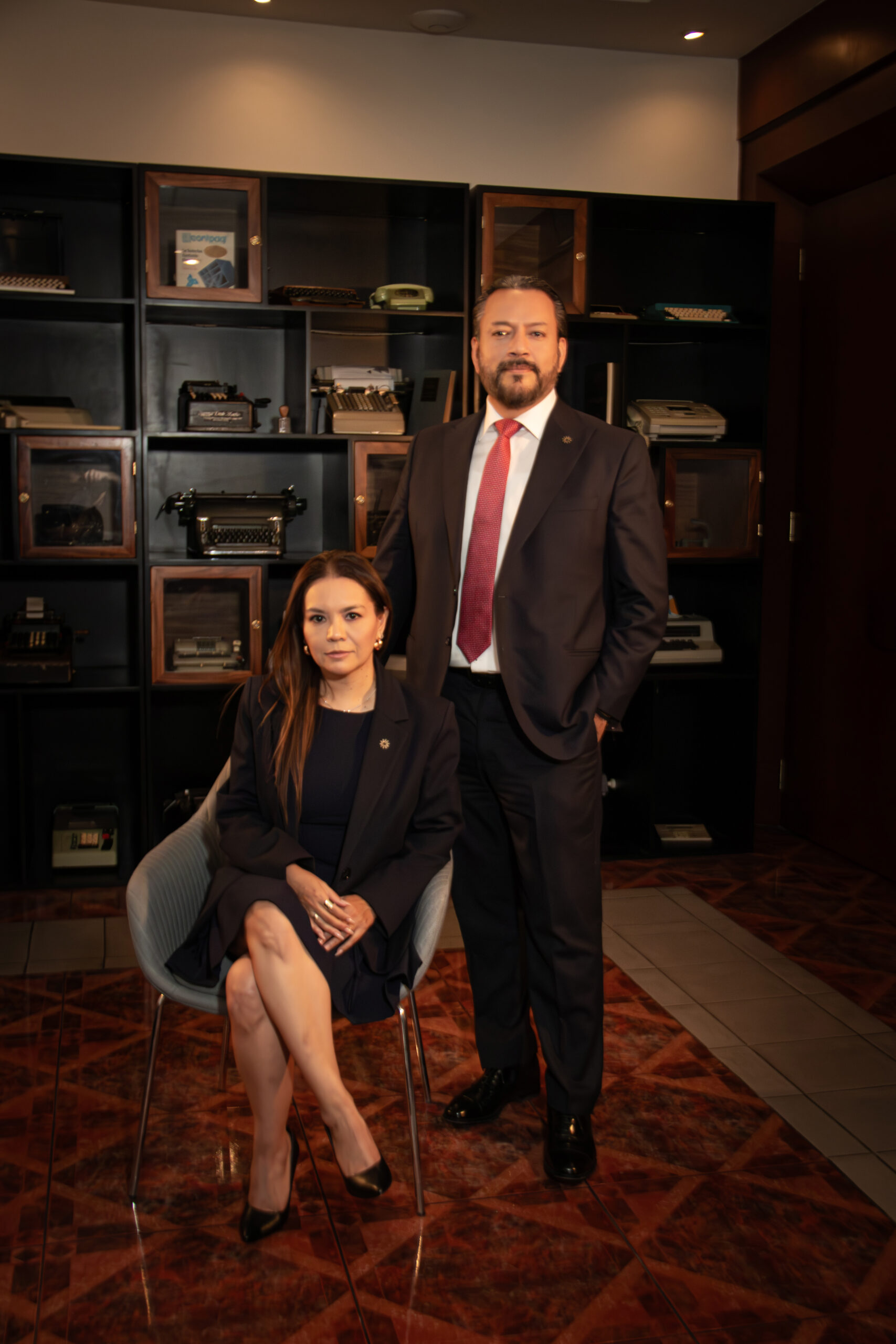 PCFI Diana Arredondo Monteverde y CPC Ernesto Estrada Estefanía, conductores de Diálogo Tributario
