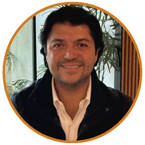 Mtro. Carlos E. Moreno Fierro